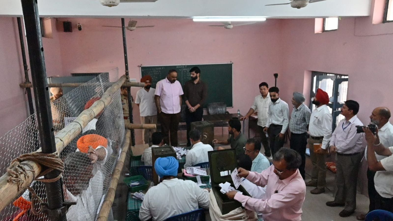 AAP vs BJP vs Congress Ward-Wise Results, Punjab MC Civic Body Polls Vote Counting in Amritsar, Mohali, Bathinda and Nagar Panchayats Today