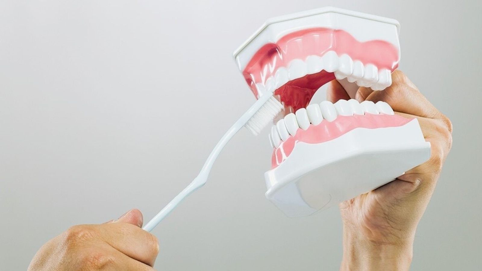 4 Common Mistakes That Can Lead to Cavities, Sensitivity and Gum Problems