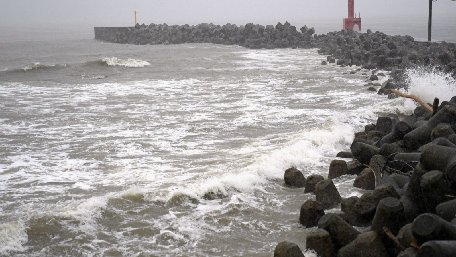 Earthquake of magnitude 6.1 jolts northeastern Japan; no tsunami warning issued | World News