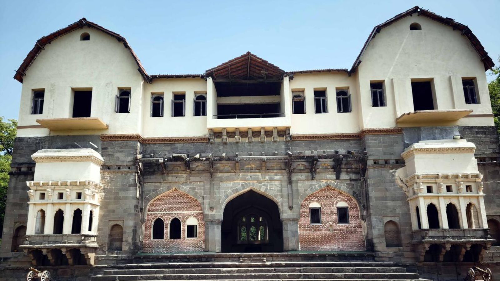 Malik Ambar Mahal: Built by a slave-turned-statesman, once a refuge for Shah Jahan | Pune News