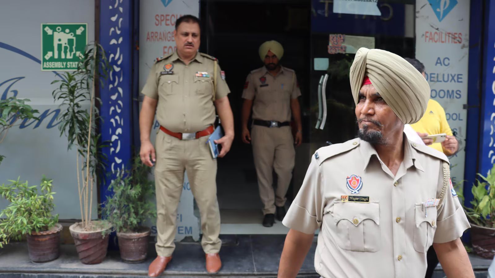 Afghan among 7 held as cross-border arms, drugs network unearthed; 5-kg heroin, 10 pistols seized | Chandigarh News