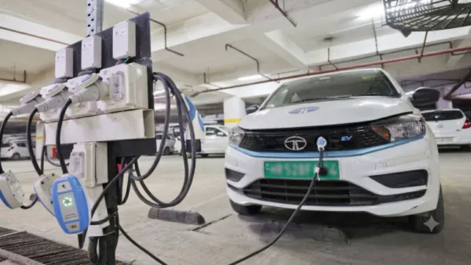 Four days after delivery, EV breaks down; Chandigarh consumer panel orders Rs 19 lakh refund to buyer | Chandigarh News