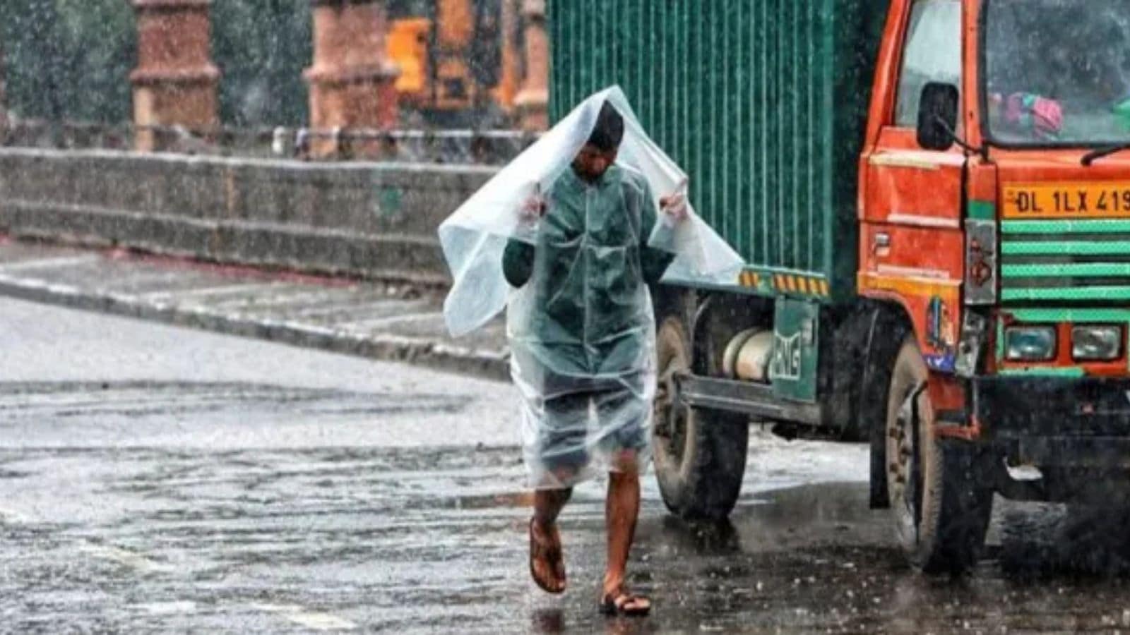 Severe thunderstorm batters Delhi-NCR; IMD issues red alert, warns of 100 kmph gusts | Delhi News