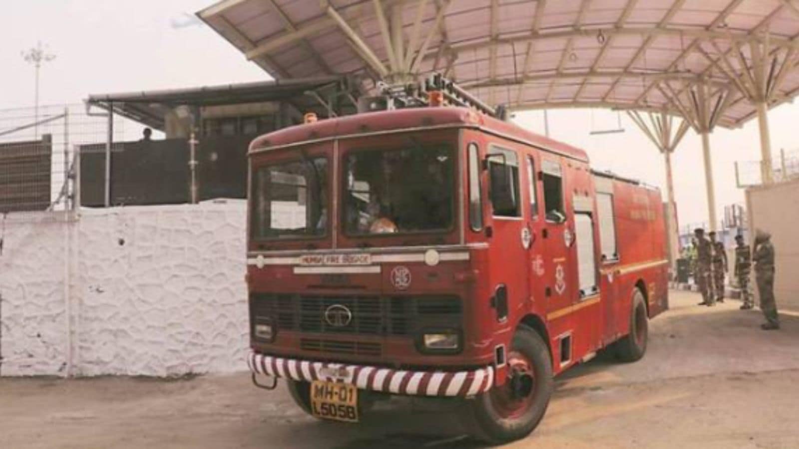 Fire breaks out at South Delhi restaurant, elderly woman rescued | Delhi News
