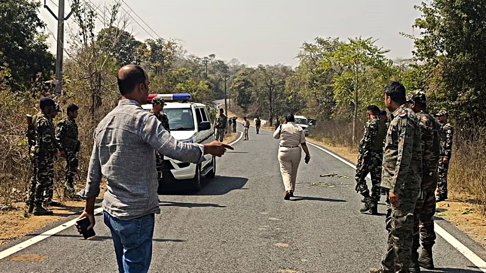 Jharkhand: Cops suspended as man ‘dragged out of police car’, stabbed in brawl | India News