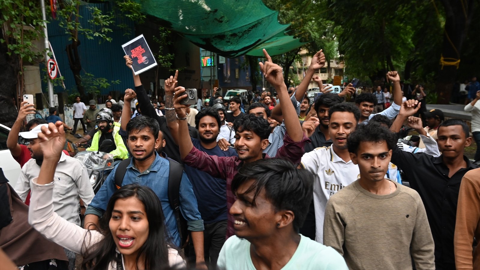 Despite withdrawal assurance, Mumbai Police keep summoning CJP protesters | Mumbai News