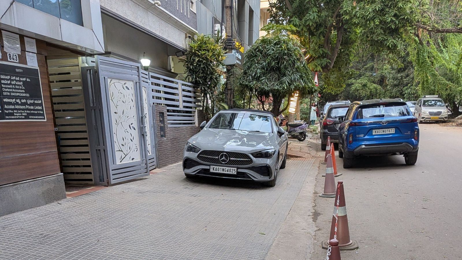 Kiran Mazumdar-Shaw calls out Mercedes parked on Bengaluru pavement