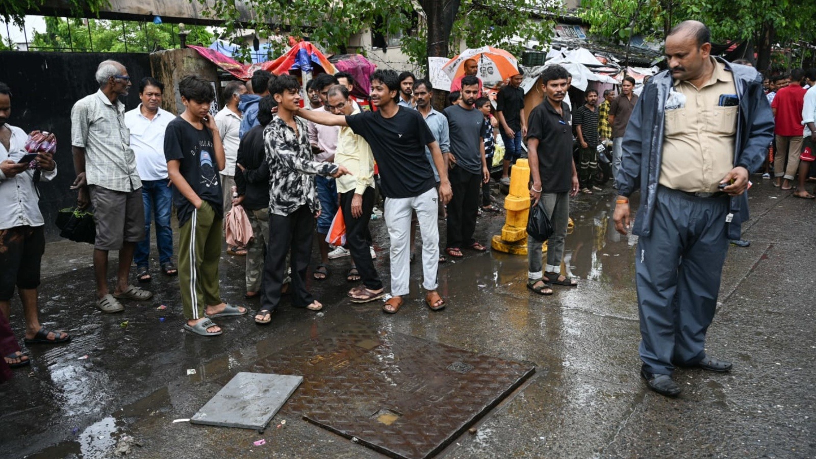 Manhole death: ‘His umbrella & slippers were lying nearby… still we couldn’t believe he had fallen in’ | Mumbai News