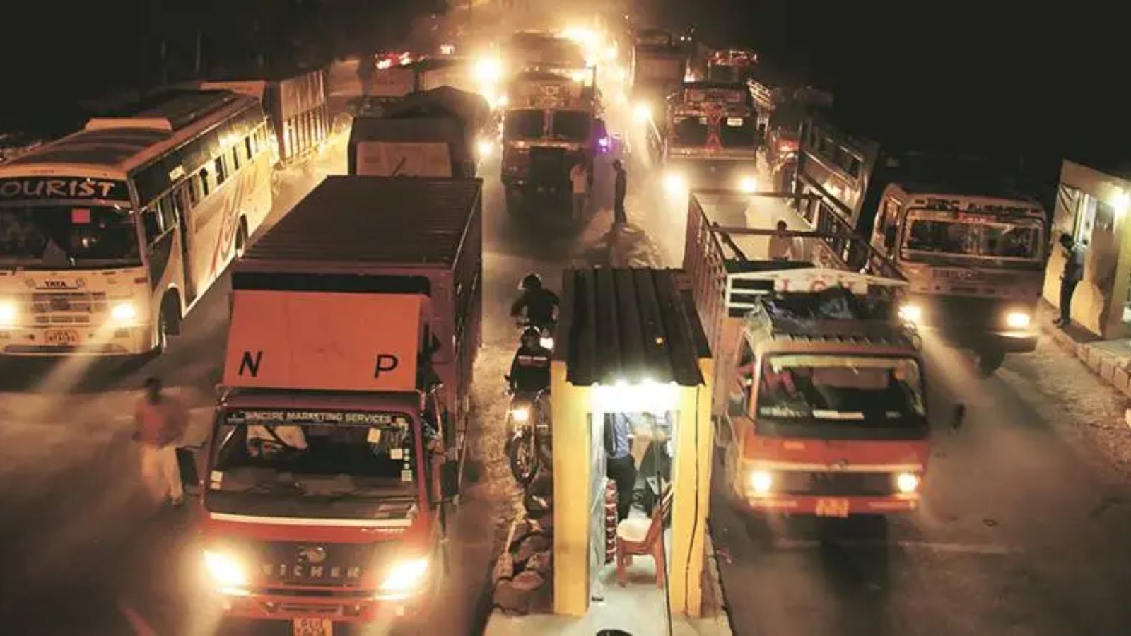 Incentives, waivers part of Delhi’s plan to phase out old trucks and buses, curb pollution | Delhi News