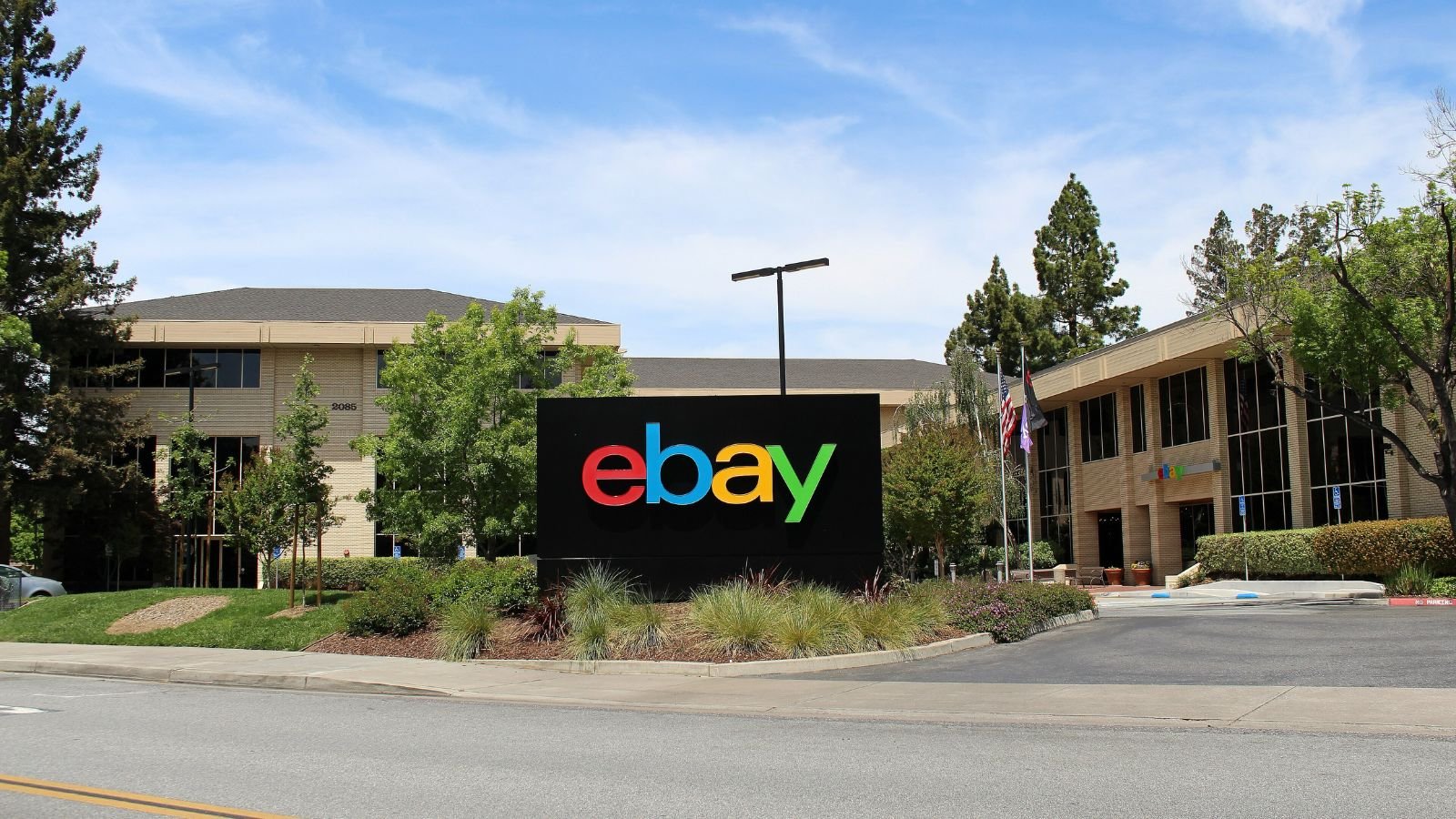 eBay to pay $55.7M to couple terrorised with cockroaches and pig mask: Report | World News