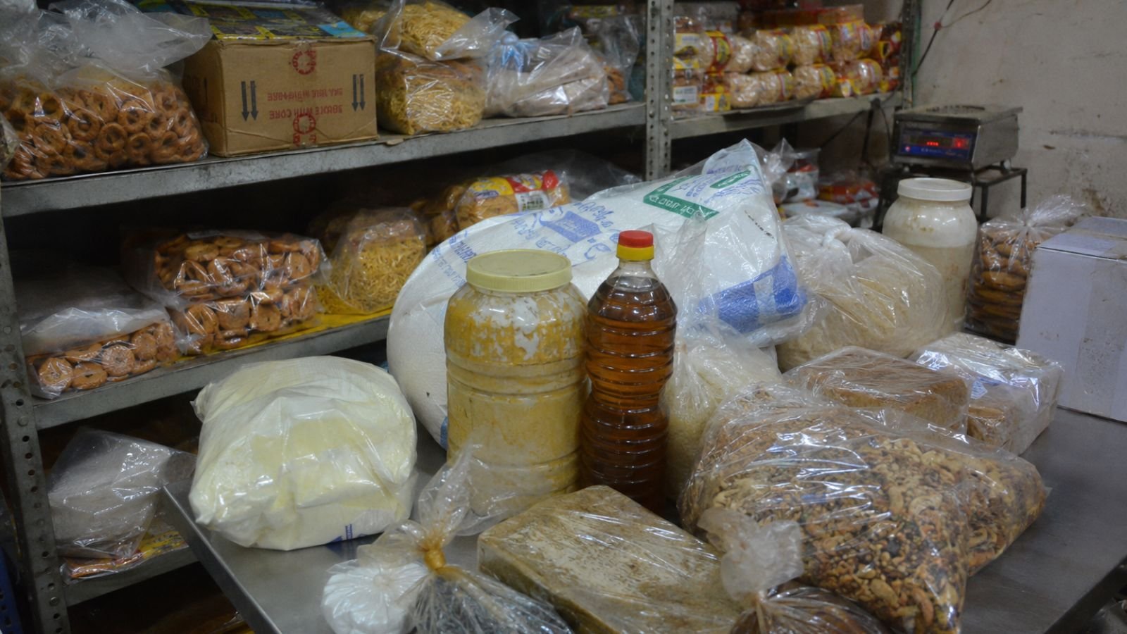 FDA suspends licences of 21 food establishments in Pune | Pune News