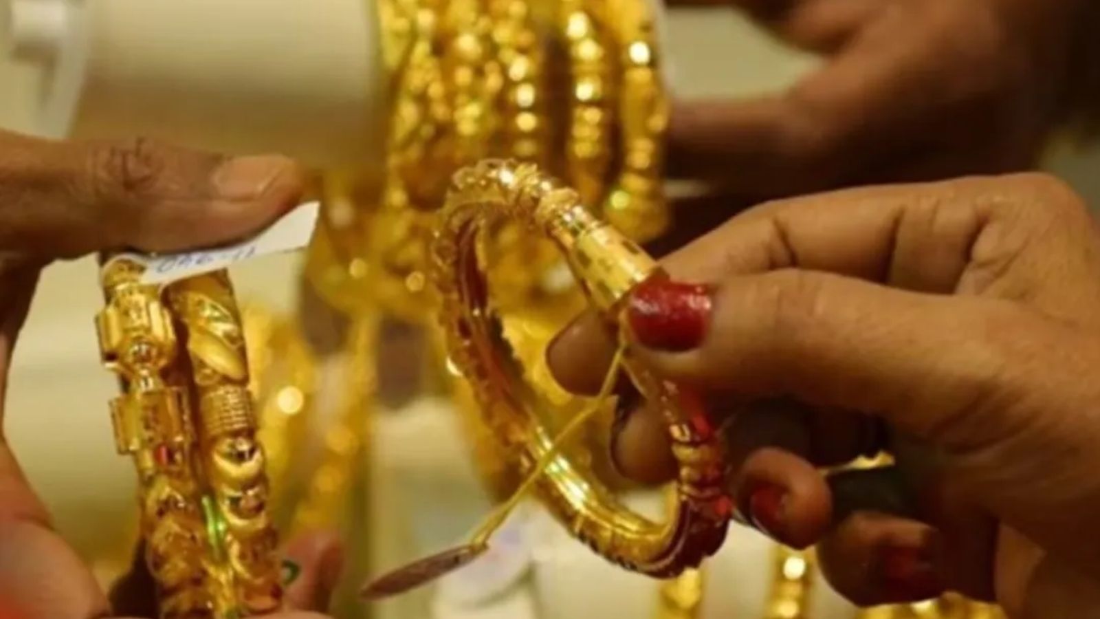 Mumbai jewellers eye festive relief as gold demand remains sluggish despite falling prices | Business News