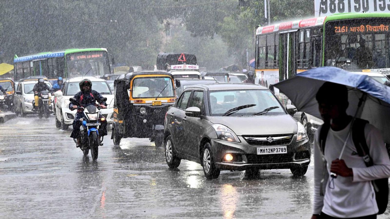 No let-up in rain in Surat, Navsari; hundreds displaced, 3 more dead | Ahmedabad News