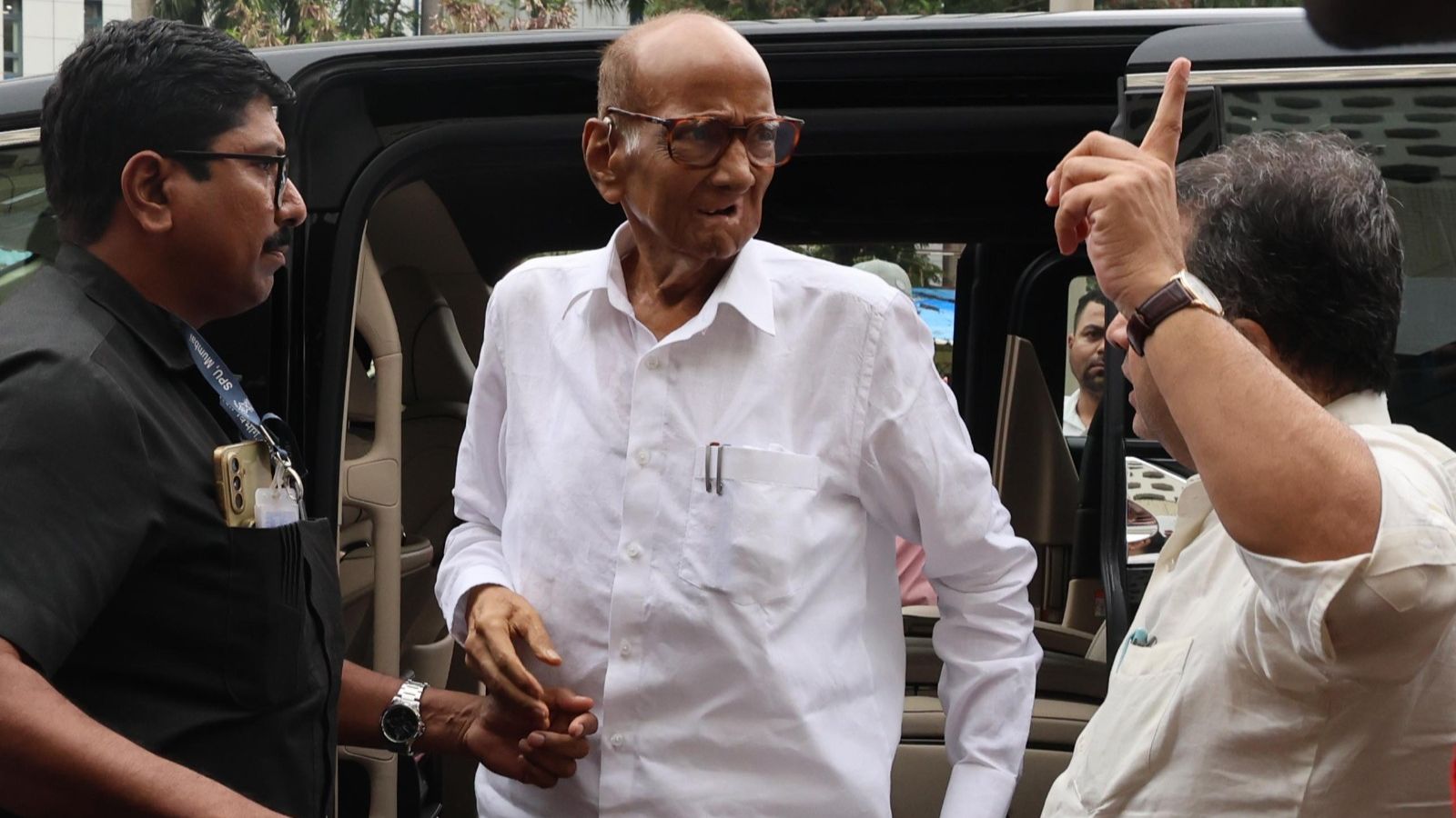 Sharad Pawar meets Eknath Shinde amid ‘talks’ in NCP(SP) over joining NDA | Mumbai News